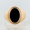 KLACKRING, 18k guld, med onyx, vikt ca 7,1 g 