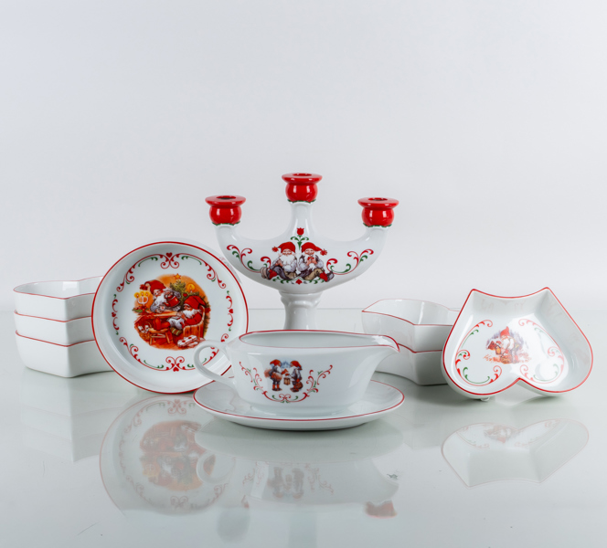 JULSERVIS, 9 del, porslin, Lars Carlsson, Christineholm Porcelaine, Fyrklövern