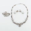 COLLIER, BROSCH OCH 2 PAR ÖRHÄNGEN, silver, med markasiter, 1900-talets första hälft