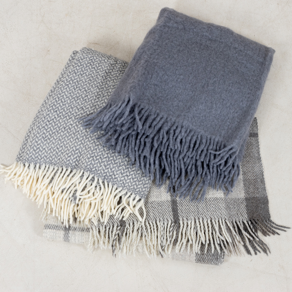 PLÄDAR, 3 st, bl a Klippan och Foxford, Irland