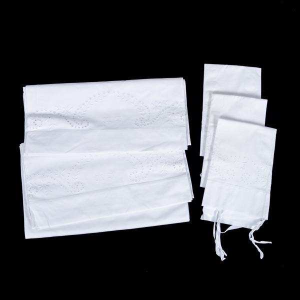 ÖVERLAKAN, 2 st OCH ÖRNGOTT, 3 st, linne, 1900-tal