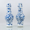 VASER, 1 par, porslin, Kina, med Kangxis märkning, 1800-tal eller äldre 