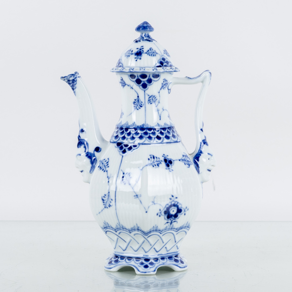 ARNOLD KROG, mockakanna, ”Musselmalet”, helblond, porslin, nr 1030, Royal Copenhagen, Danmark