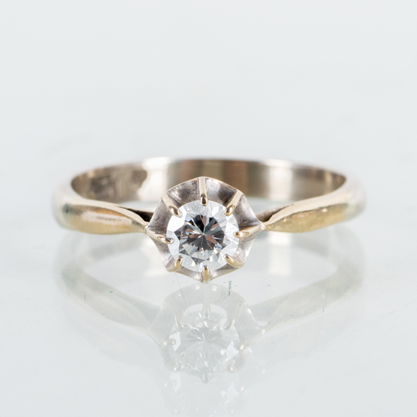 ENSTENSRING, 18k vitguld, med briljantslipad diamant ca 0.22 ct, vikt ca 2,5 g