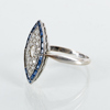 RING, 18k vitguld, med diamanter och safirer, otydliga svenska stämplar 1929