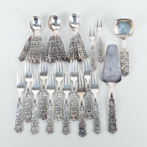 KAFFESKEDAR OCH BAKELSEGAFFLAR MM, 34 del, silver, GAB Stockholm 1966, tot vikt ca 634 g 