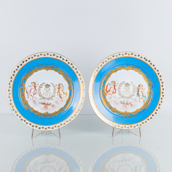TALLRIKAR, 1 par, porslin, Sèvres, Louis Philippe, märkt med kungligt monogram, Chateau de Tuileries, Frankrike 1844