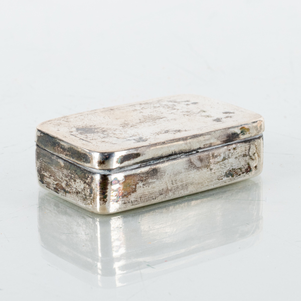 DOSA, silver, otydliga stämplar AN möjligen 1808, vikt ca 31 g