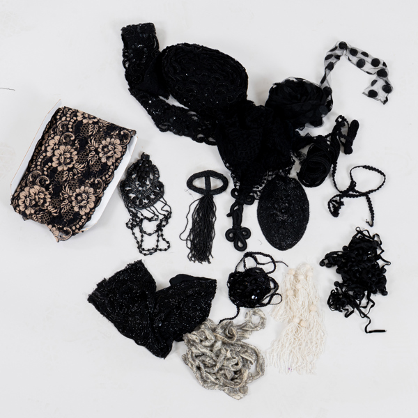 SÖMNADSTILLBEHÖR, 1900-talets första hälft