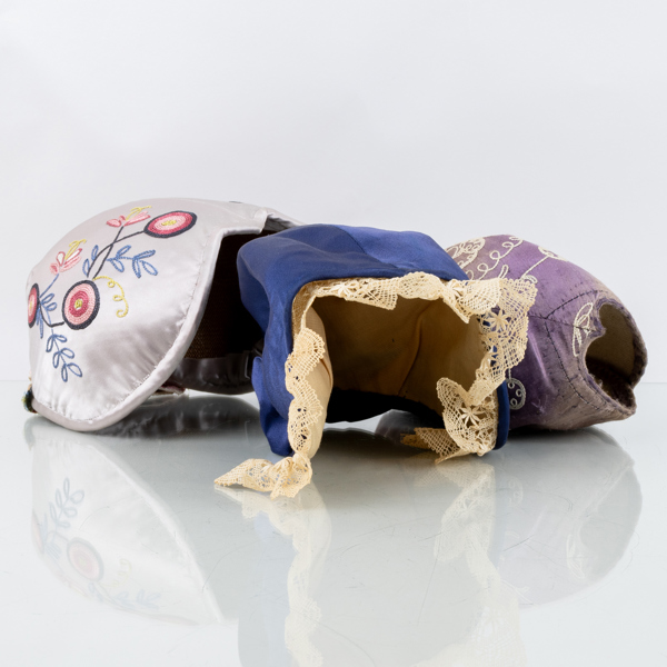 HÄTTOR, 3 st, till Folkdräkt, 1800-/1900-tal