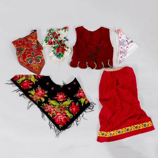 TILLBEHÖR TILL FOLKDRÄKT, 6 st, 1900-tal