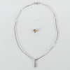 HALSKEDJA MED HÄNGE SAMT ÖRHÄNGEN, 1 par, 18k vitguld och diamanter