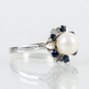 RING, 18k vitguld, med odlad pärla, vikt ca 3,3 g
