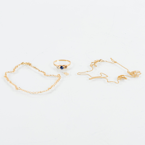 GULDSMYCKEN, 3 del, 18k guld, tot vikt ca 6 g 