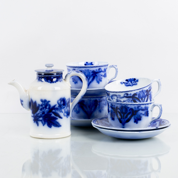 SERVISPORSLIN, 5 del,  bla "Derby", Gustafsberg, omkring år 1900