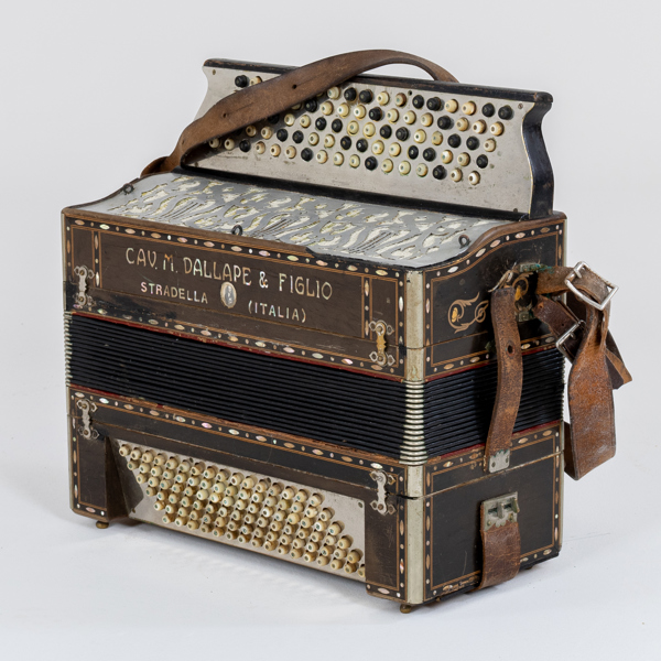 DRAGSPEL, Cav M Dallape & Figlio, Stradella, Italien, 1900-tal