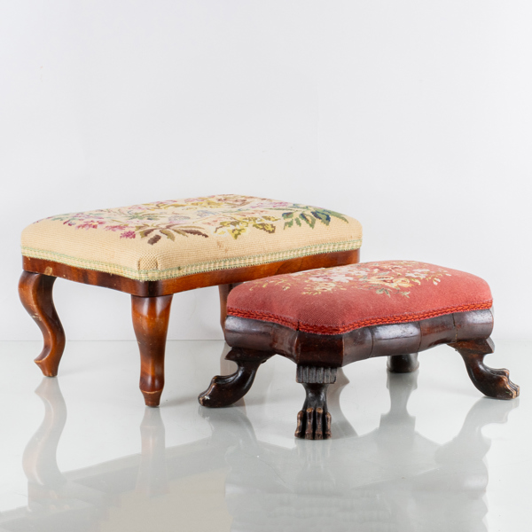 FOTPALLAR, 2 st, trä, 1900-tal