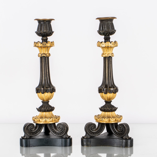 LJUSSTAKAR, 1 par, brons, senempire, 1800-tal