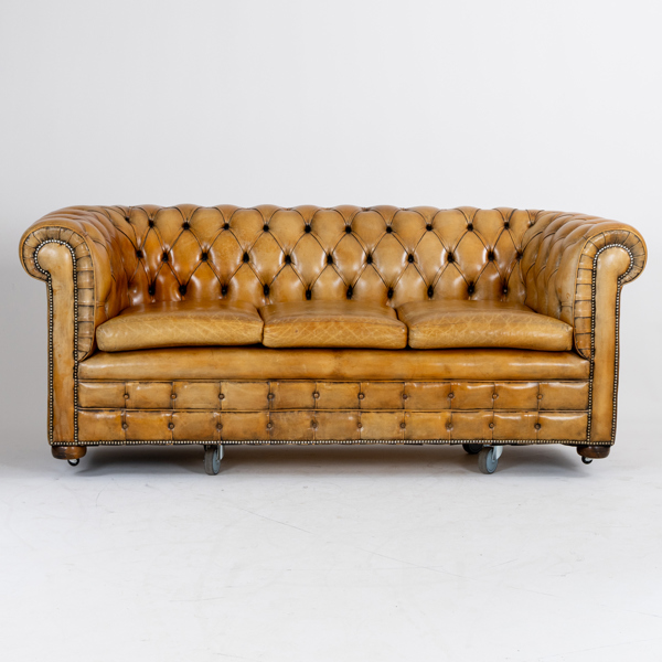 SOFFA, tresits, Chesterfield, 1900-talets andra hälft