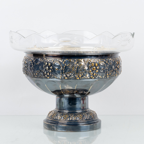 SKÅL PÅ FOT, nysilver och glas, omkring år 1900