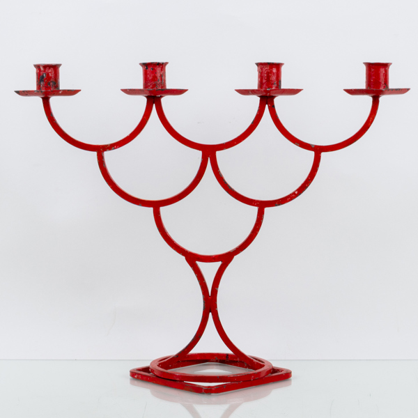 KANDELABER, rödlackerad metall, 1900-talets första hälft