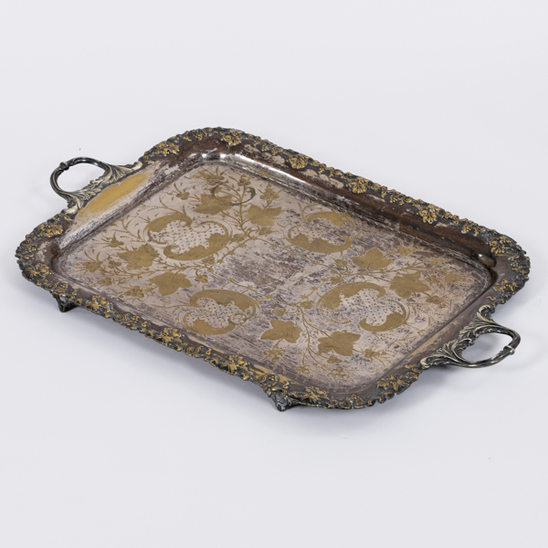 NYSILVERBRICKA MED BORD, nysilver och trä, bla tidigt 1900-tal