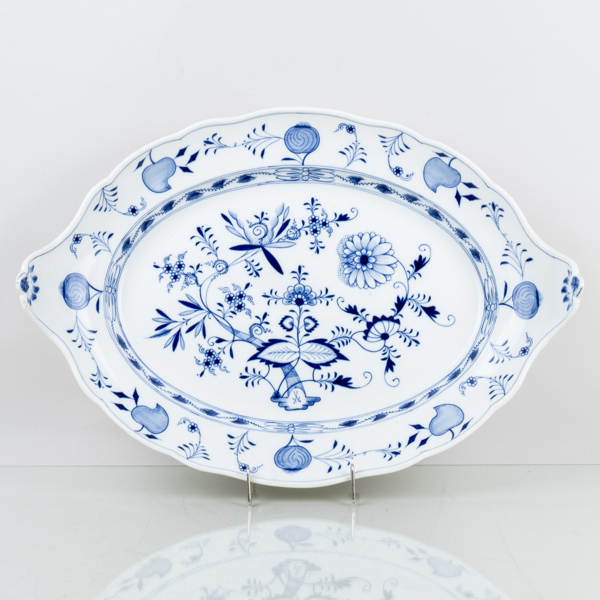 SERVERINGSFAT, porslin, "lökmönster", Meissen, Tyskland, 1900-talets andra hälft