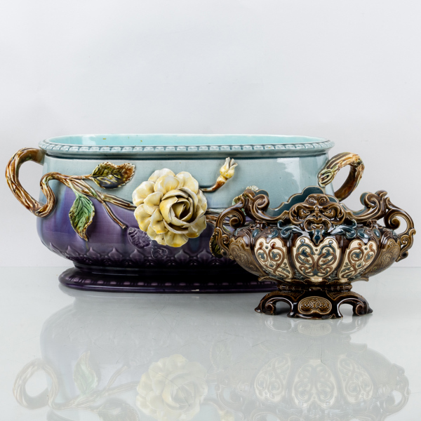 YTTERFODER, 2 st, majolika, bla Rörstrand, omkring år 1900