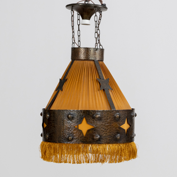 TAKLAMPA, hamrad koppar, omkring år 1900