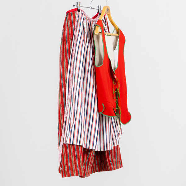 FOLKDRÄKT, 3 del, Skedevi, Östergötland