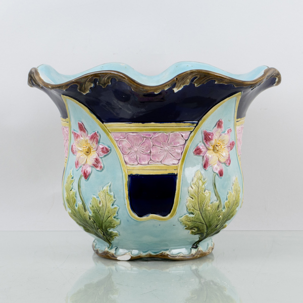 YTTERFODER, majolika, Österrike, 1900-talets början