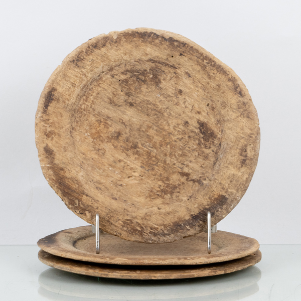 TALLRIKAR, 3 st, allmoge, 1800-tal