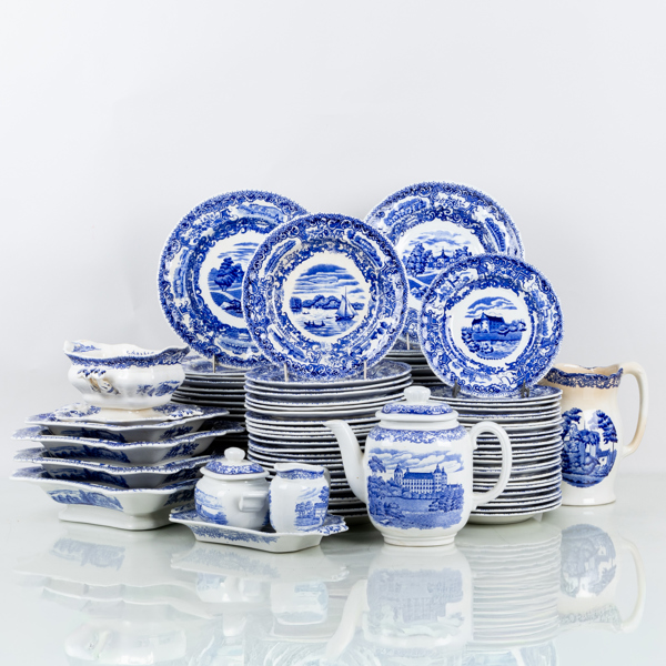 MATSERVIS, 105 del, för 20 pers, flintgods, "Svenska Slott", Rörstrand, 1900-talets första hälft