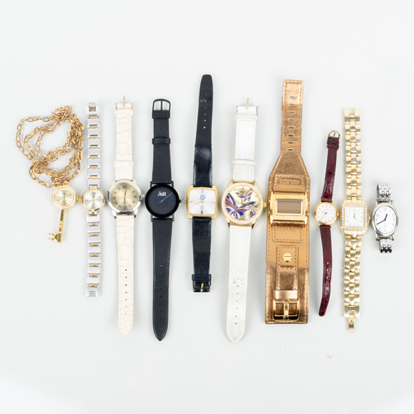 ARMBANDSUR, 9 st samt klockhänge, vit- och gulmetall, bla Axxcent, LK, Titus, Moretime och Regal, 1900-/2000-tal