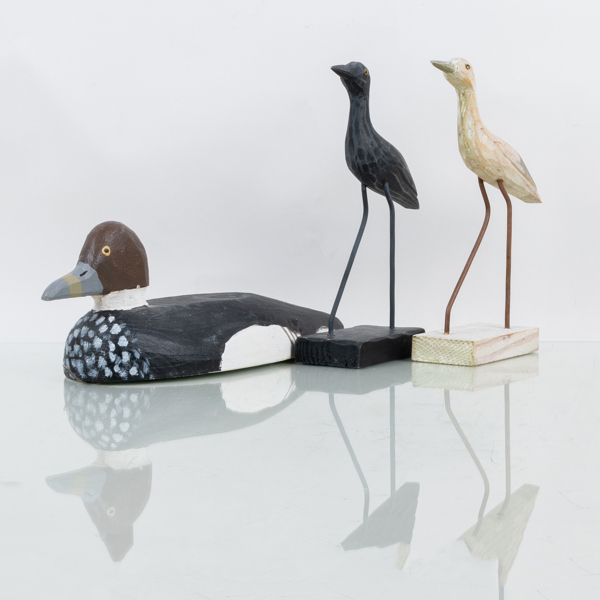 VETTE SAMT FIGURER, 2 st, trä, 1900-/2000-tal