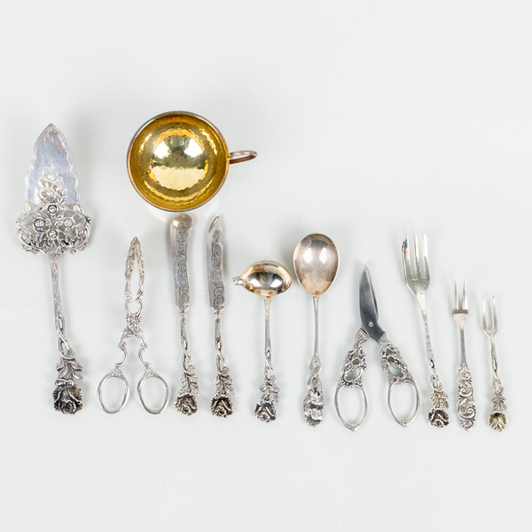 SAMLING SILVERBESTICK, 11 del, silver, 1900-tal, tot vikt ca 187 g