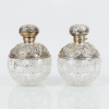 FLAKONGER, 1 par, silver och kristall, sannolikt England 1900-talets första hälft