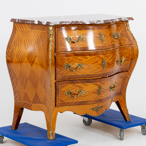 BYRÅ, rokokostil, 1900-talets mitt