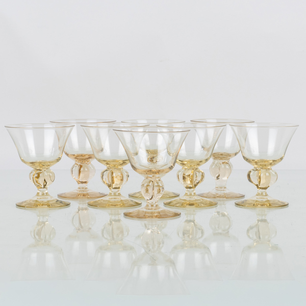 STARKVINSGLAS, 8 st, 1900-talets första hälft