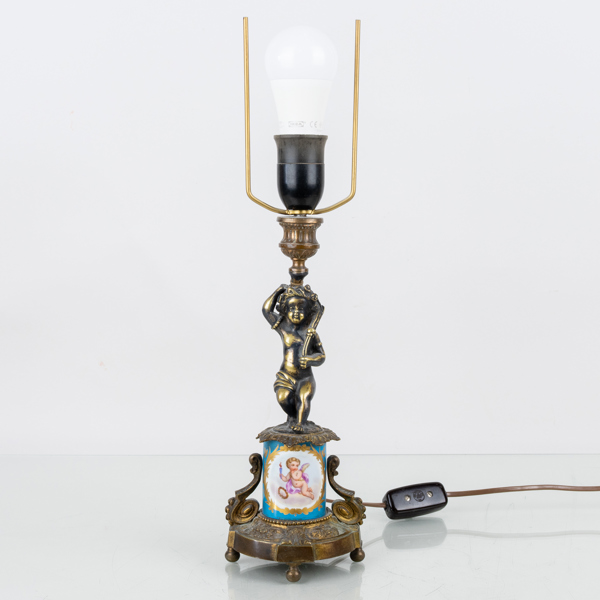 BORDSLAMPA, porslin och mässing, Frankrike, 1900-tal