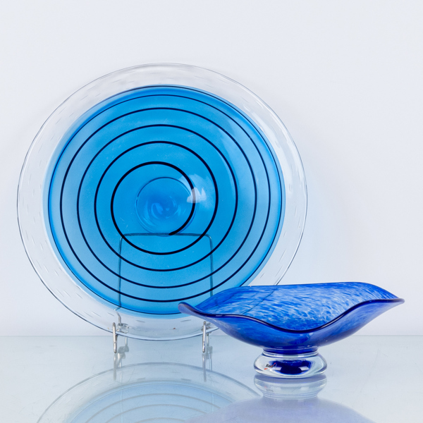 FAT SAMT SKÅL PÅ FOT, 2 st, glas, bla Rauk, 1900-/2000-tal