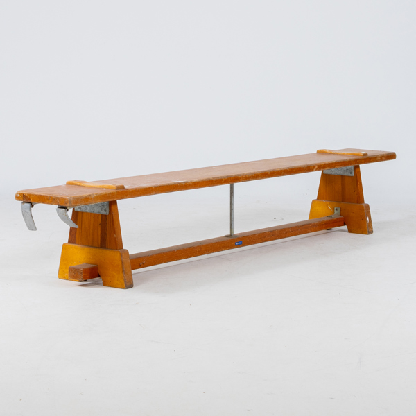 GYMNASTIKBÄNK, 1900-talets mitt