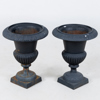 TRÄDGÅRDSURNOR, 1 par, gjutjärn, 1900-tal