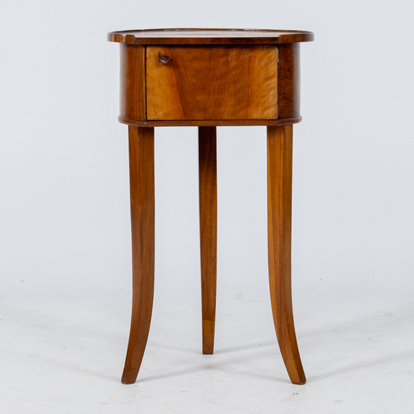 SÄNGBORD, 1900-talets första hälft