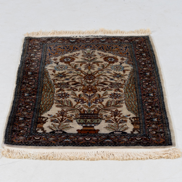 ORIENTMATTA, signerad, ca 132 x 70 cm