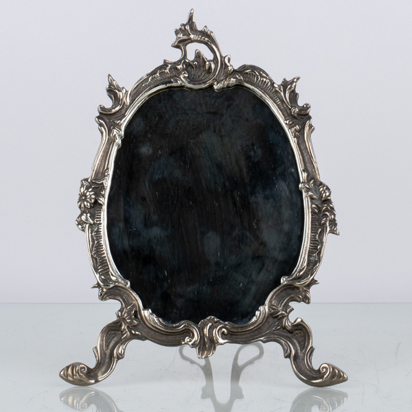 BORDSSPEGEL, vitmetall, 1900-talets första hälft 