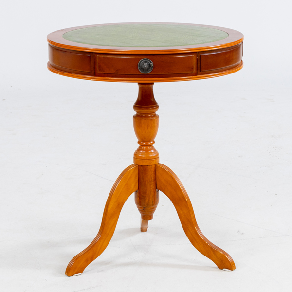 KARUSELLBORD, engelsk stil, 1900-talets andra hälft 