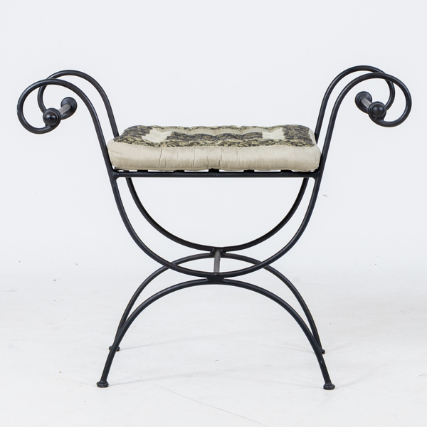 TABURETT, smide, samtida