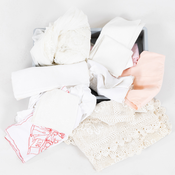 SAMLING TEXTILIER, 11 st, bla linne, 1900-tal