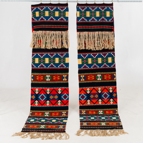 DRAPERIER, 1 par, allmoge, omkring år 1900